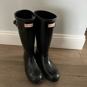 Black Hunter Rain Boots - Gently Worn - Youth size 4/Women size 6